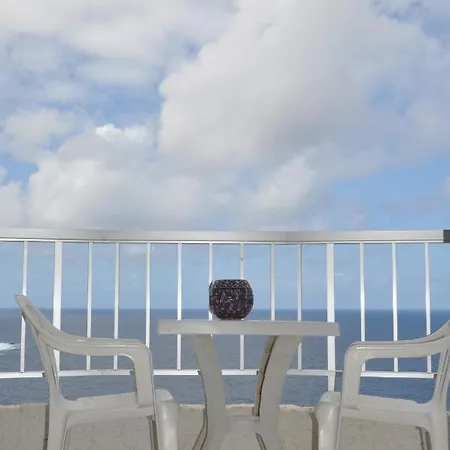 Bright By The Sea Apartment