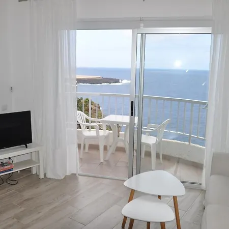 Apartment Bright By The Sea