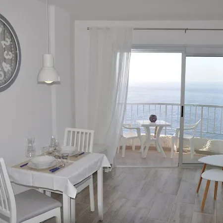 Bright By The Sea Apartment