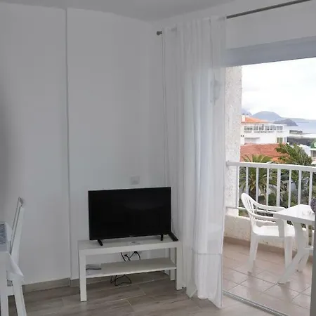 Apartment Bright By The Sea