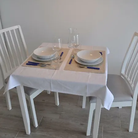 Bright By The Sea Apartman