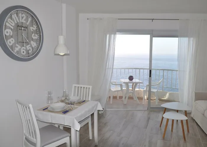 Bright By The Sea 아파트
